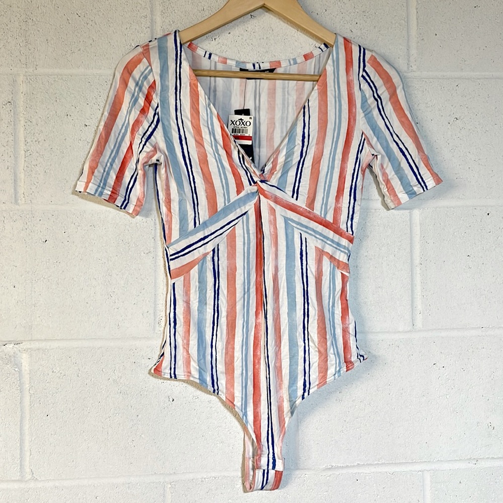 NWT (XS) XS/S fit bodysuit XOXO British flag stripes v neck twist front thong
